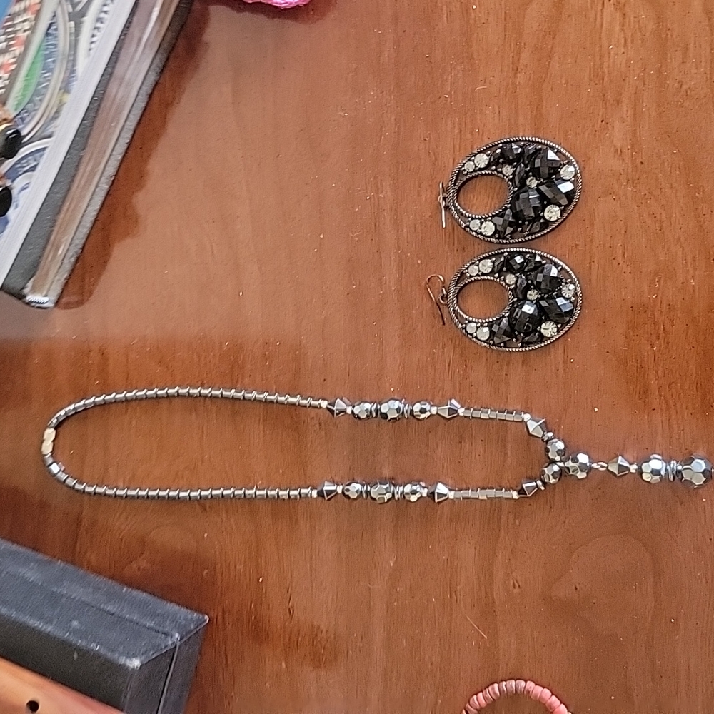 Earrings & necklace